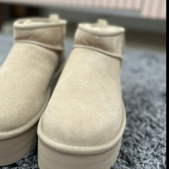 UGG slippers - Picture 3 of 7